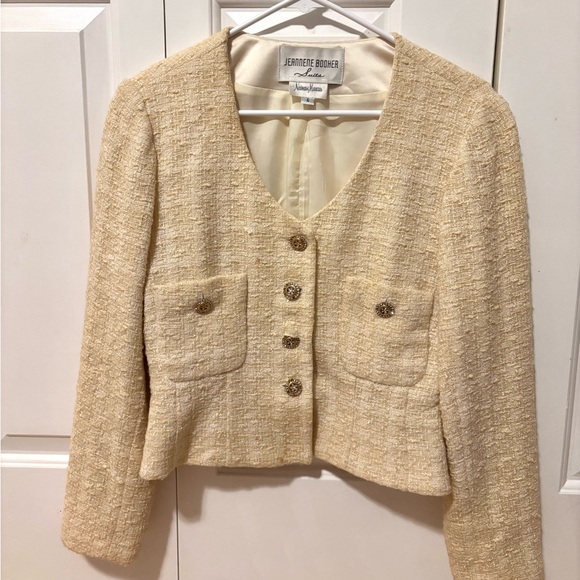 Neiman Marcus Jackets & Blazers - Cream Tweed Crop Jacket